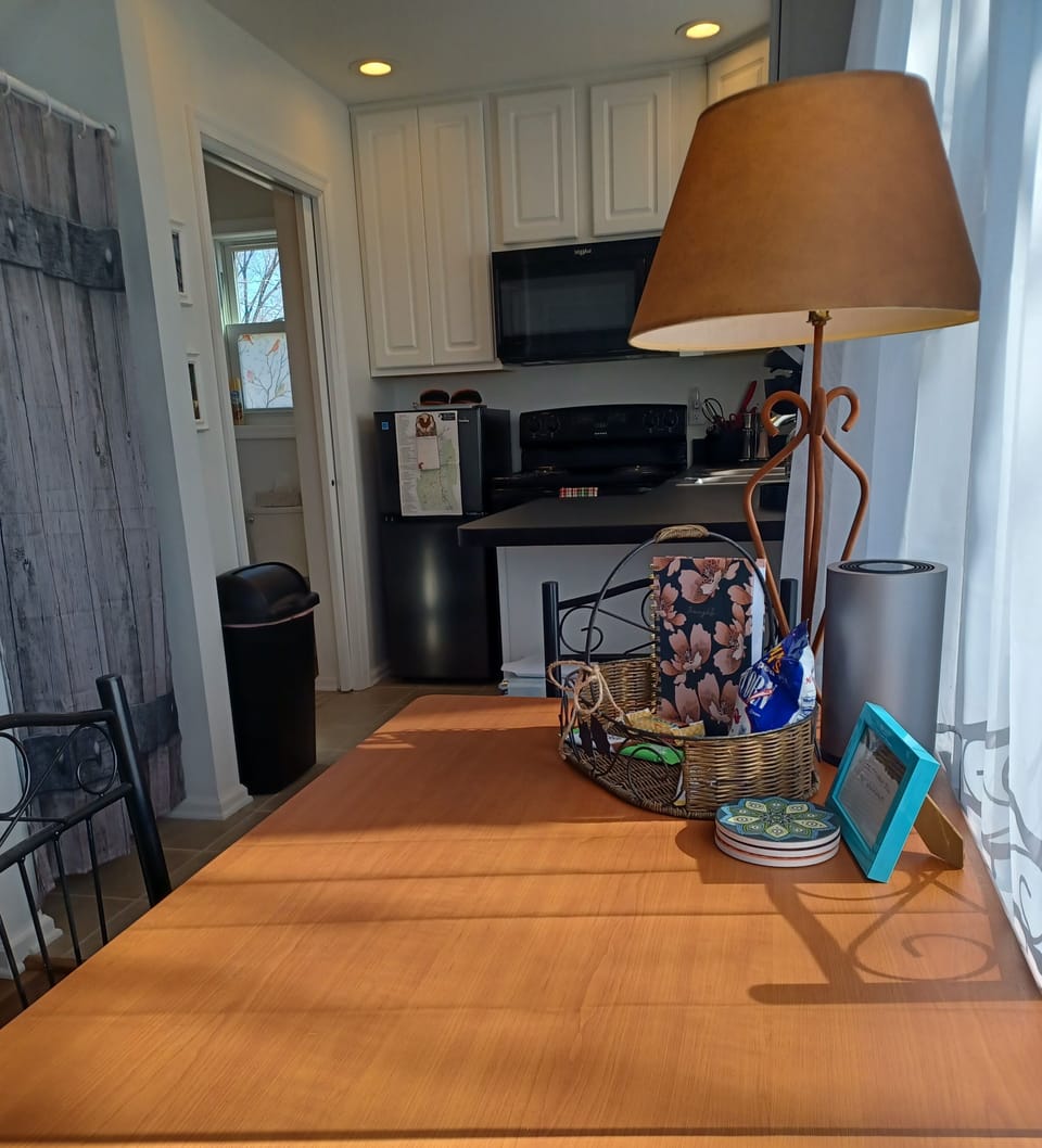 Dining area into kitchen