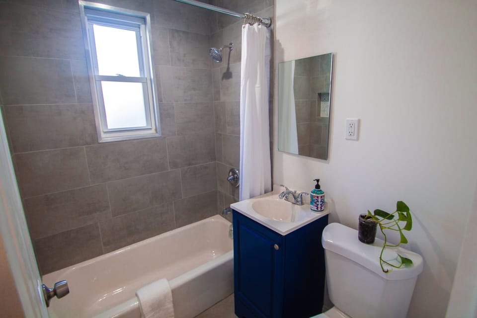 Bathroom 2 of 2 (2nd floor): nestled between 2 upstairs bedrooms.
