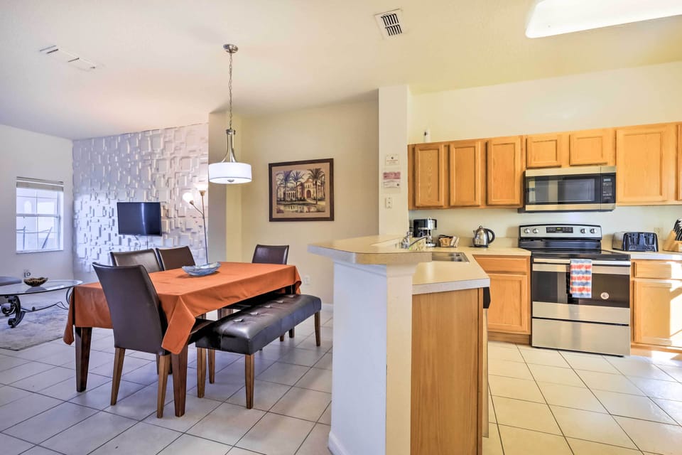 Dining Room/Kitchen