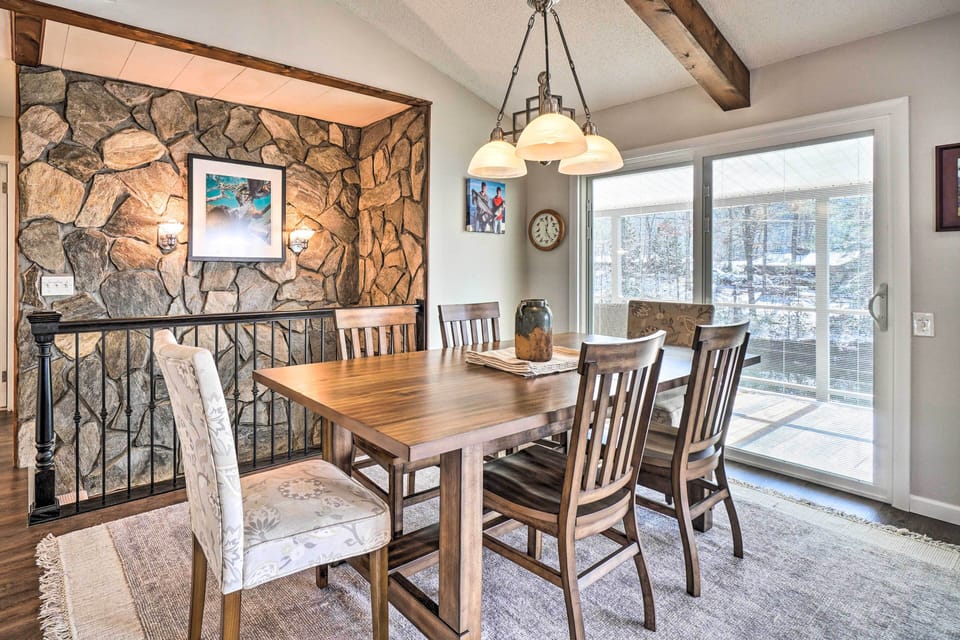 Dining Room | Dishware/Flatware Provided