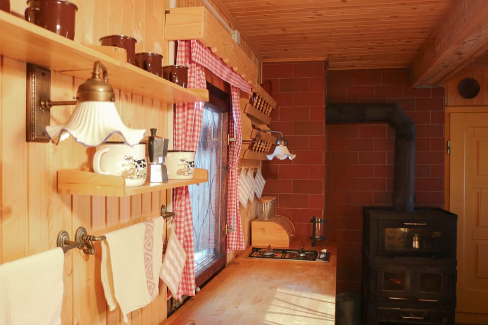 Kitchen & fireplace