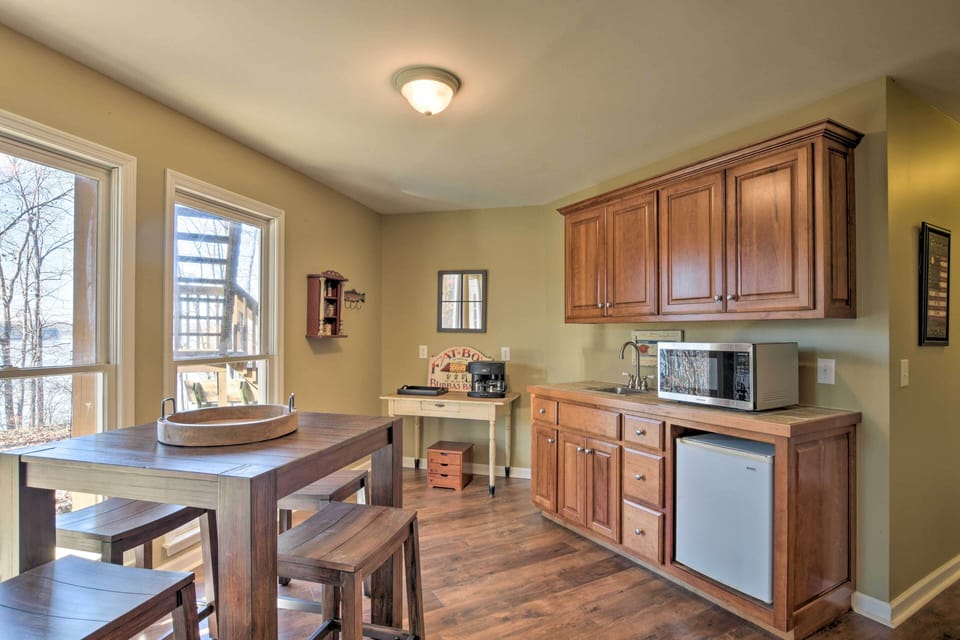 Small Kitchenette