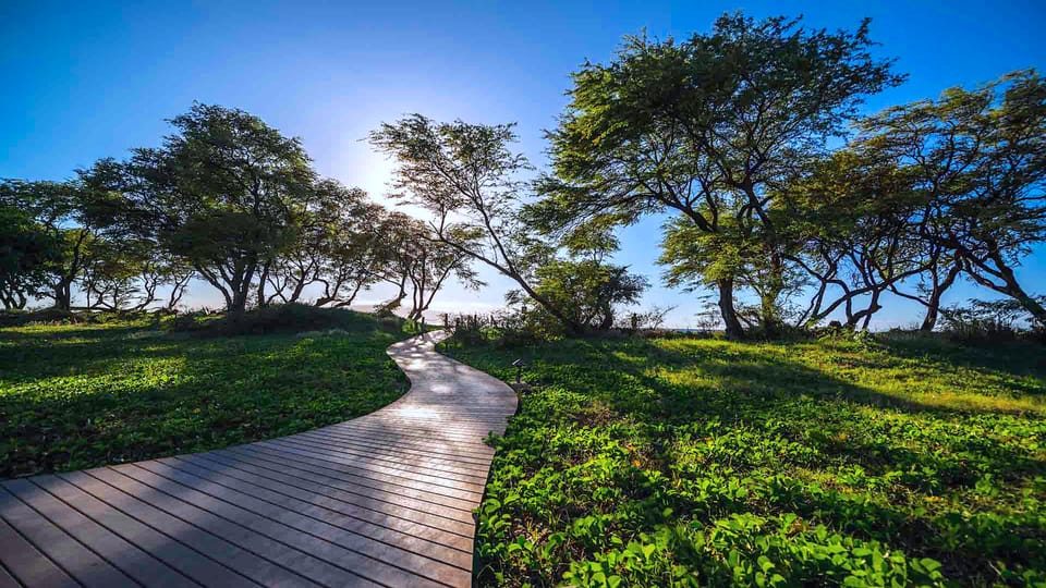 Honua Kai joined to a 3.5 mile coastal walkway running down to Whaler's Village