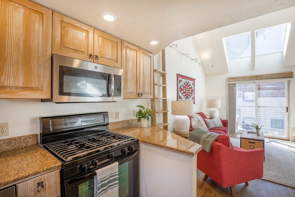 Kitchen (1)