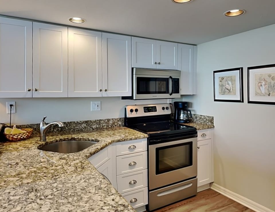 Fully Equipped Kitchen with Stainless Steel Appliances