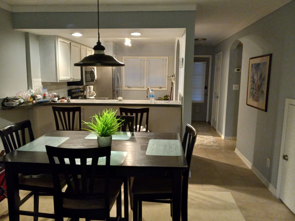Dinning/kitchen