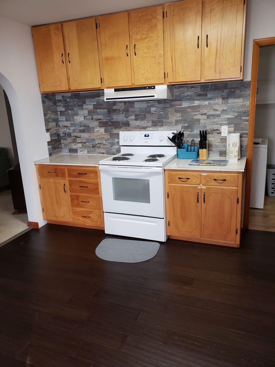 Full size kitchen, utensils, pots, pans, microwave, Coffee maker.
