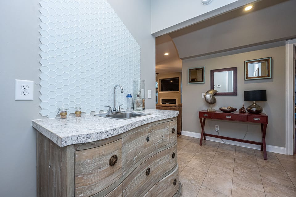 Wet Bar - First Floor