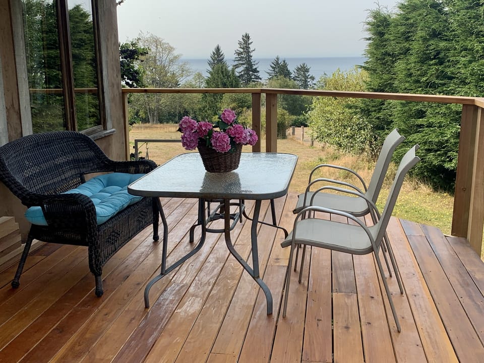 Guests’ private deck
