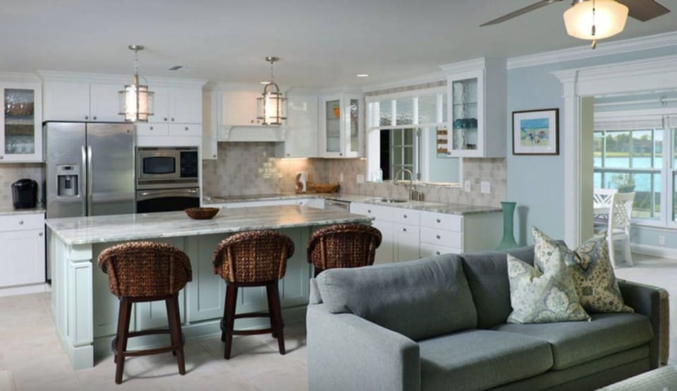 Kitchen island seating / water view
