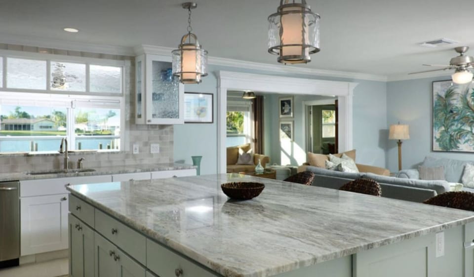 Open kitchen/living room 
