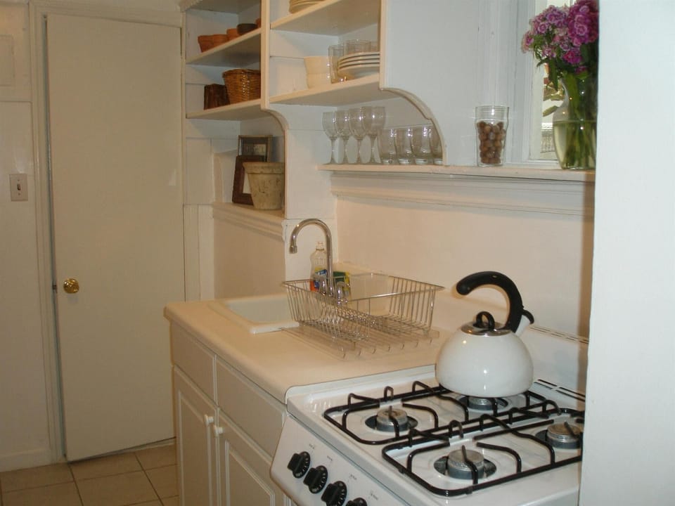 Garden Suite kitchenette
