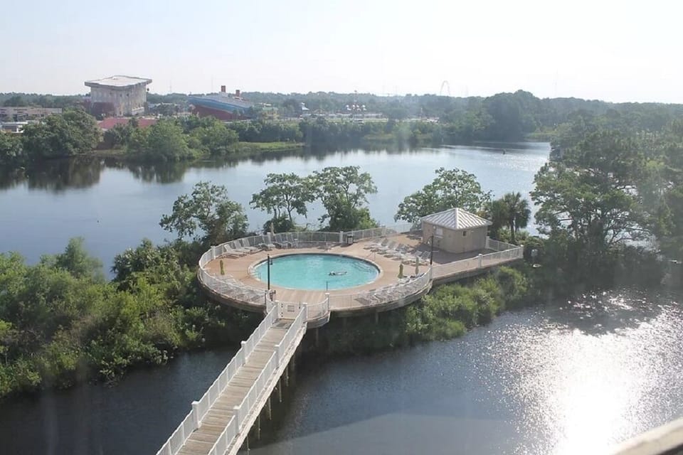 Island pool