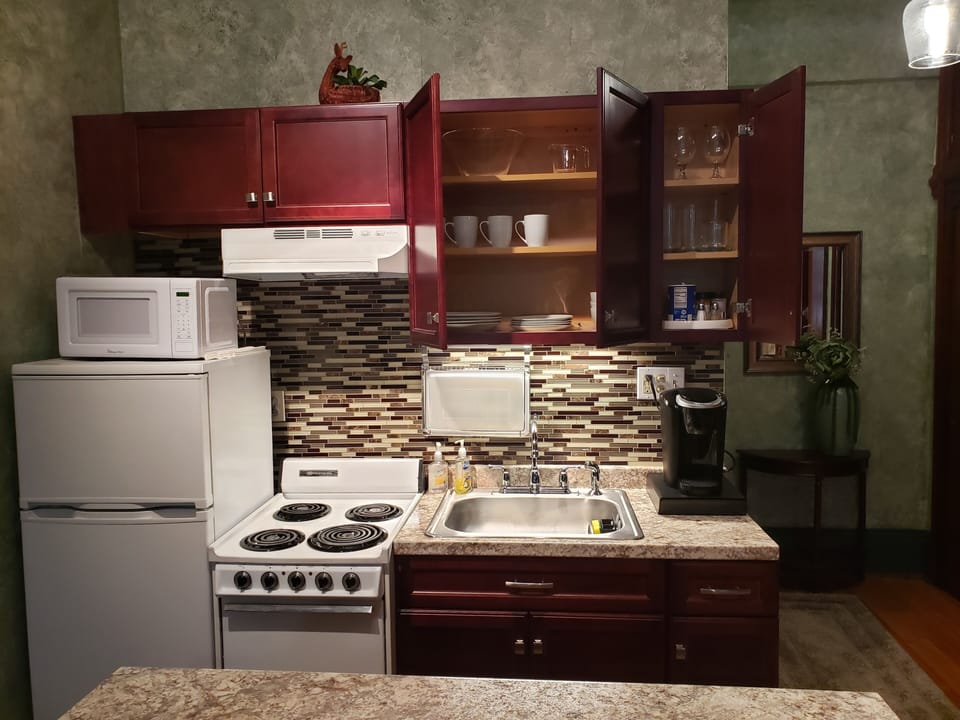 Full kitchen to enjoy your meals or just relax with a cup of coffee