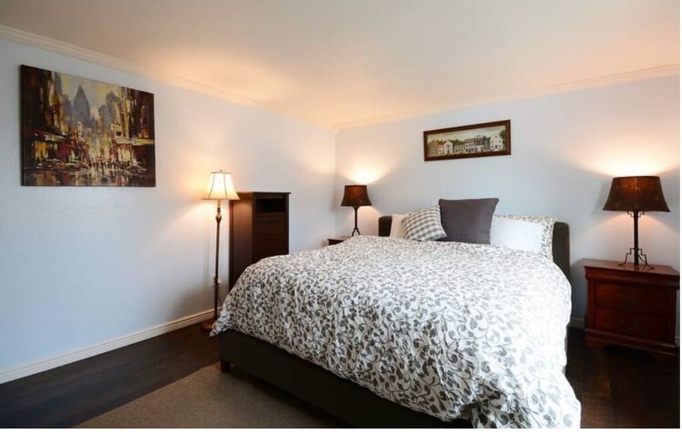 King Bedroom - Main Floor Master 