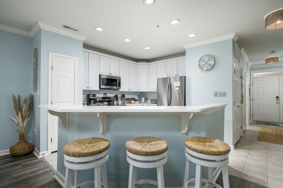 Breakfast bar area