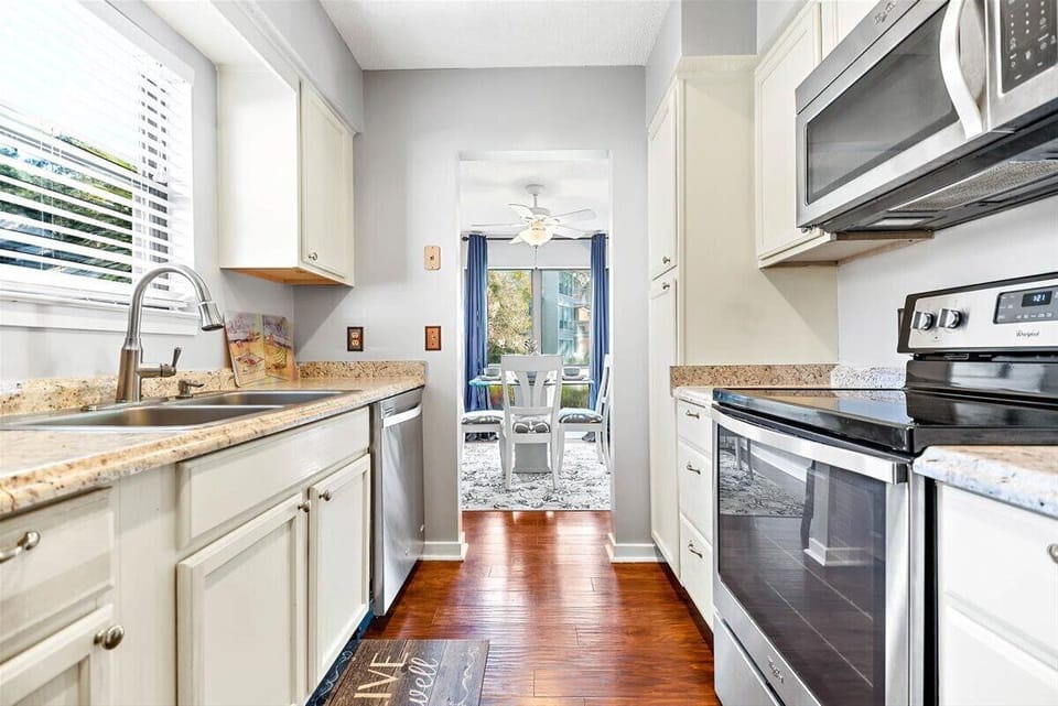 Full Kitchen