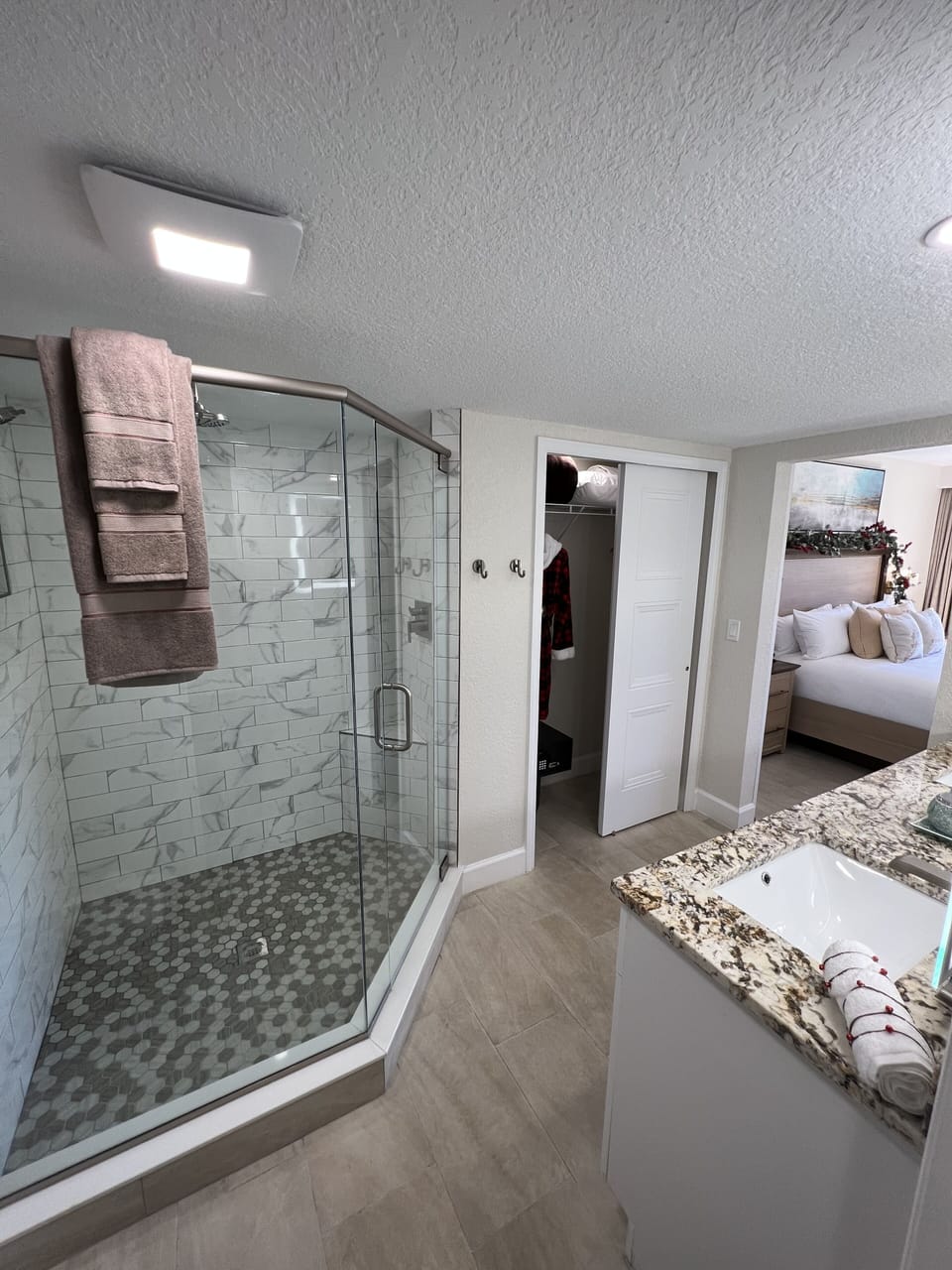 Vanity Bathroom w/ Walk-In Shower & Closet!