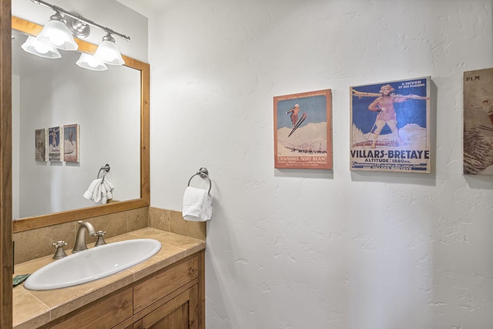 Sink, Sink Faucet, Painting, Indoors, Lamp