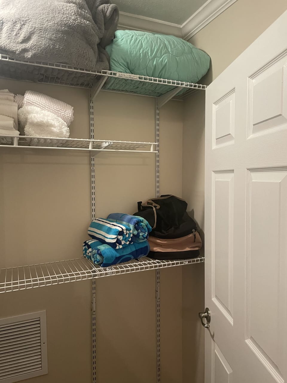 Beach towels and ice chest/backpack ready for you to borrow ! 