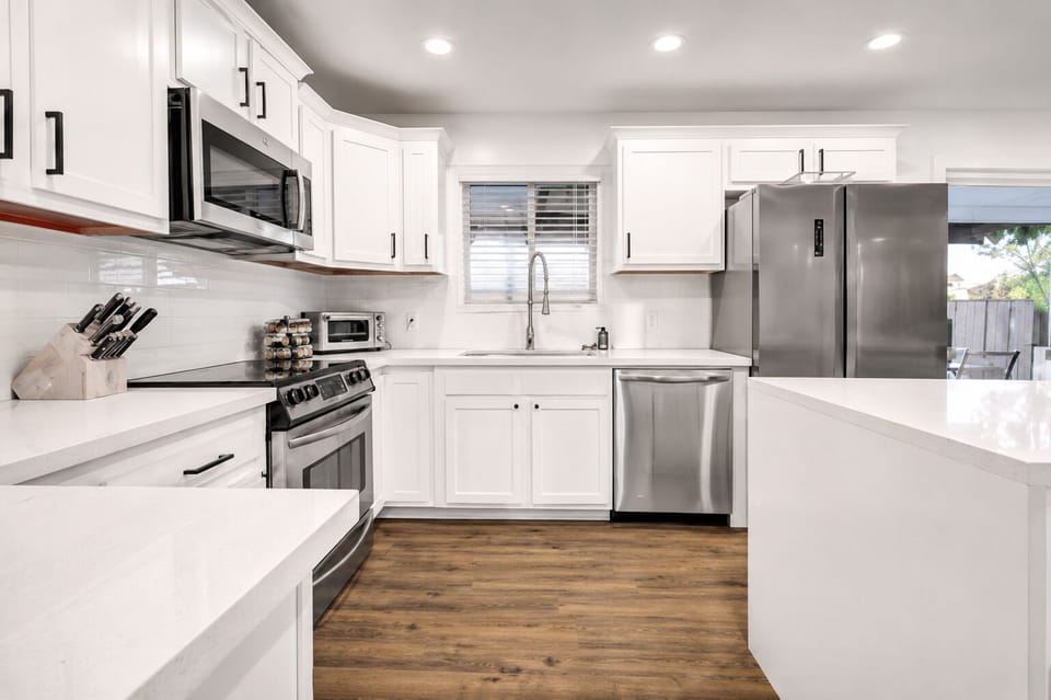 Modern chef's kitchen with large entertaining island.