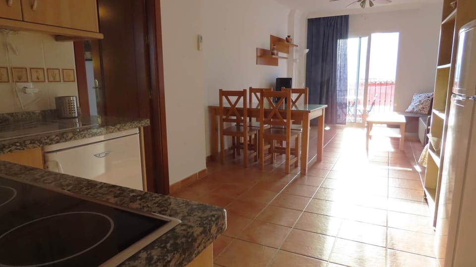 Kitchen, Dining area, Living room - Gotonerja