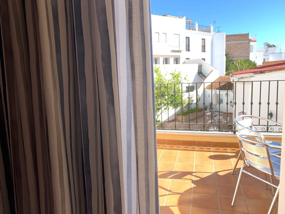 balcony - Gotonerja (1)