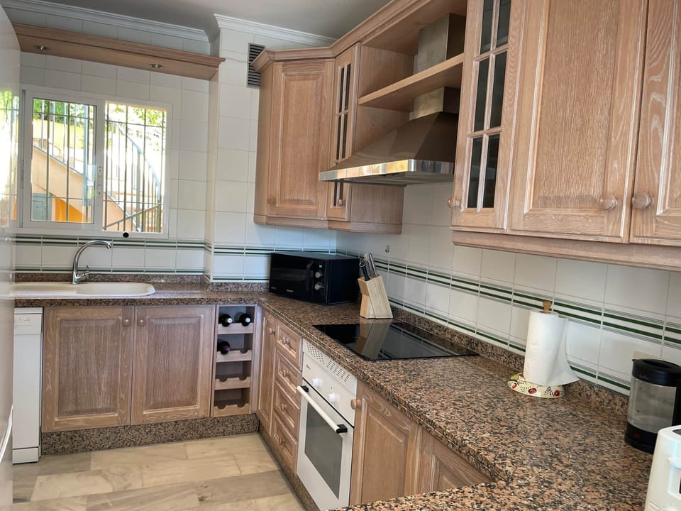 Kitchen - Gotonerja (1)