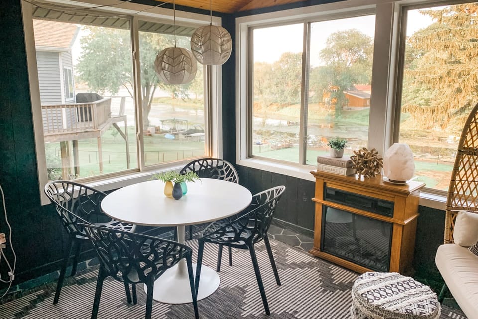 Sunporch Dining table