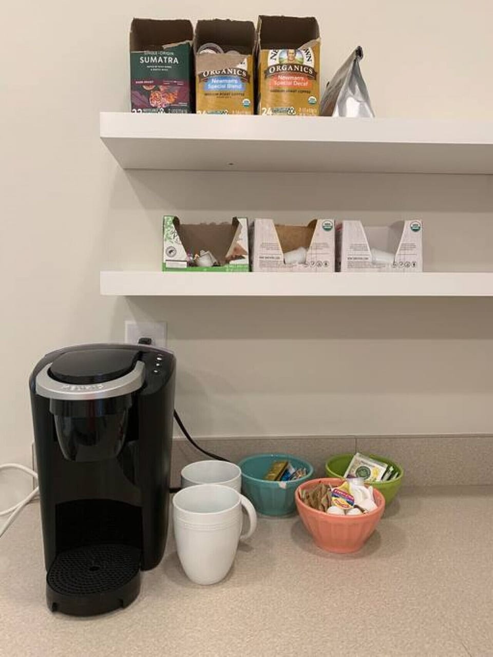 Keurig w/coffee and tea