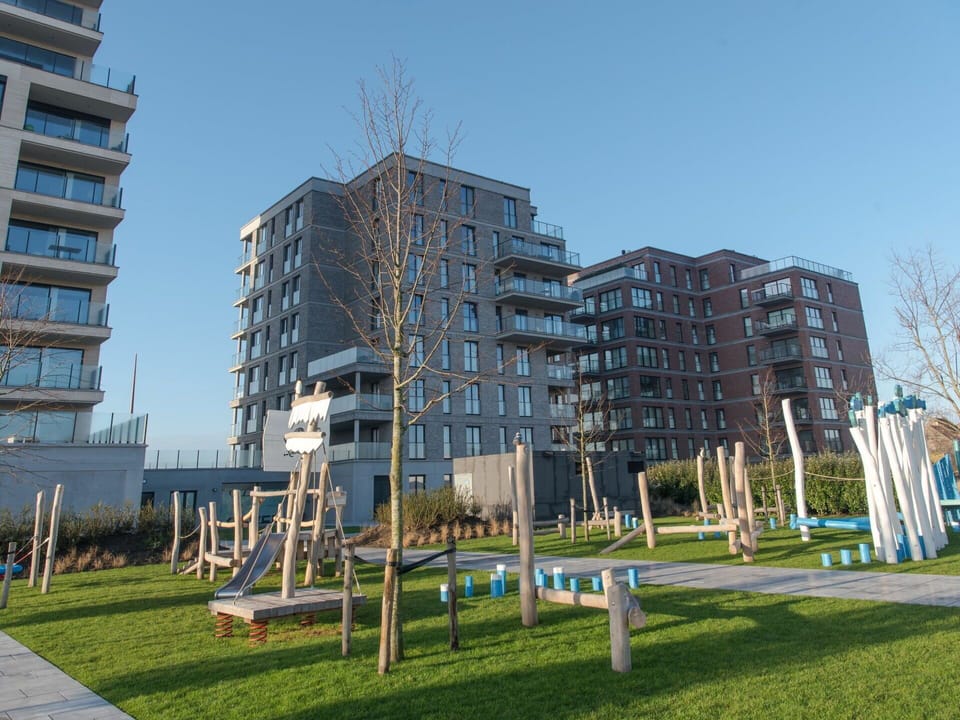 Sky, Building, Plant, Property, Window, Urban Design, Tower Block, Condominium, Leisure, Residential Area