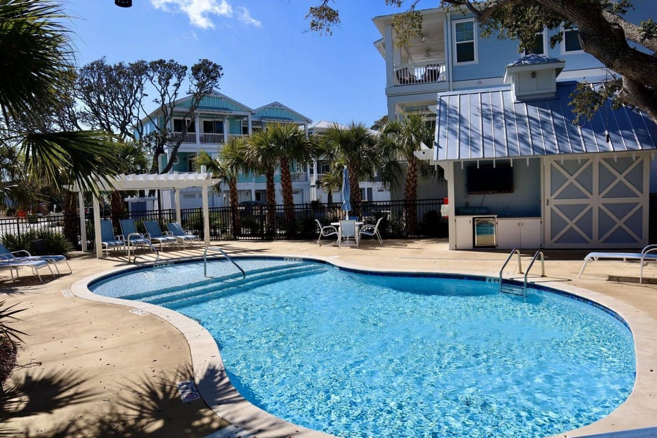 Great community pool to enjoy with the family