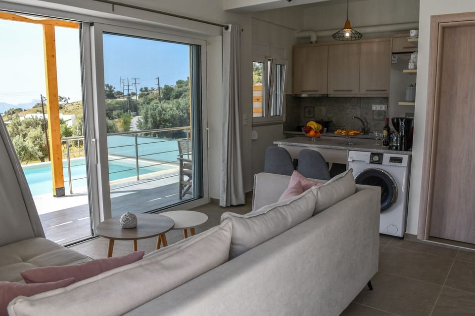 Relax on the sofa and watch the view!