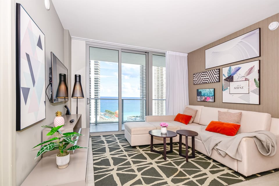 Living room with a terrace/balcony