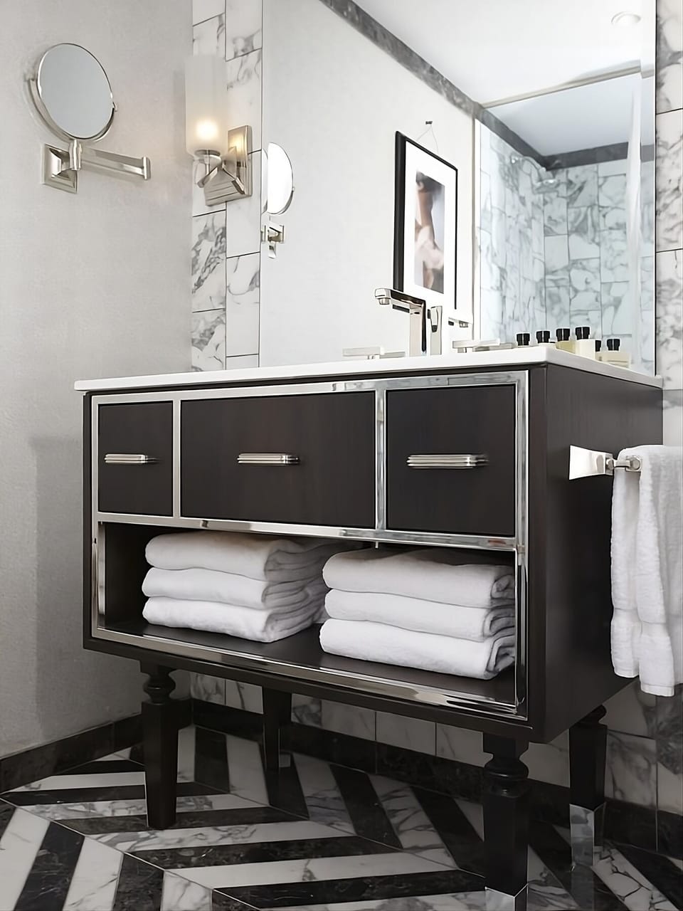 Enjoy fluffy towels and polished finishes for effortless mornings.