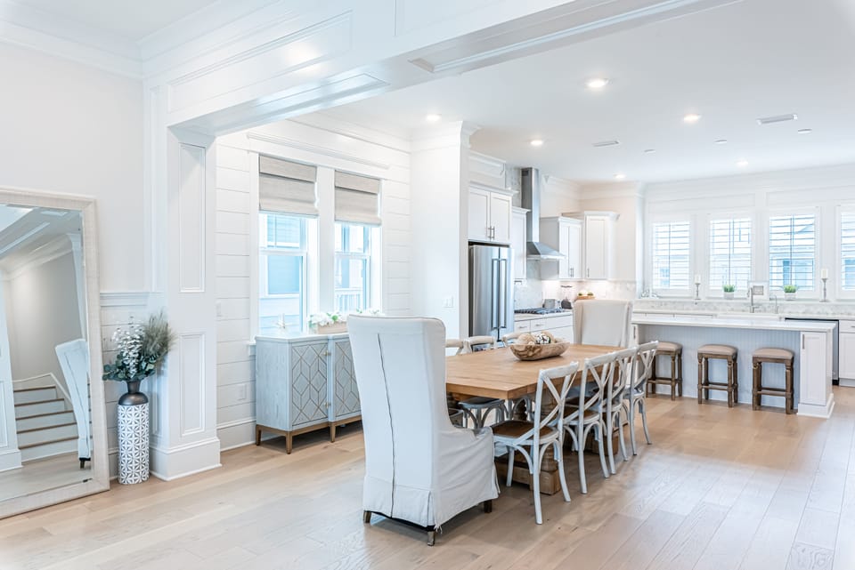 Kitchen & Dining