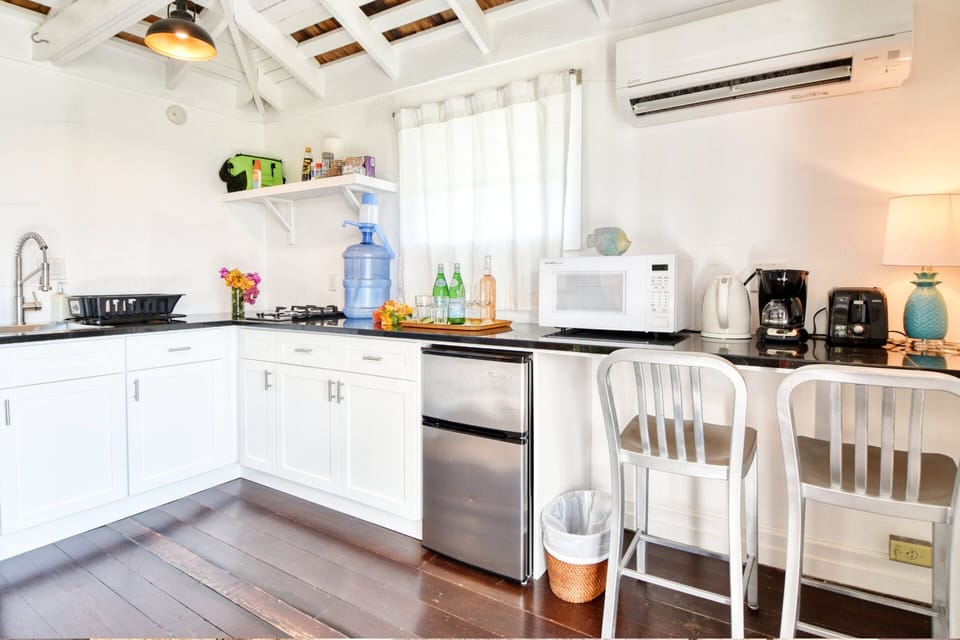 Kitchenette for preparing basic meals