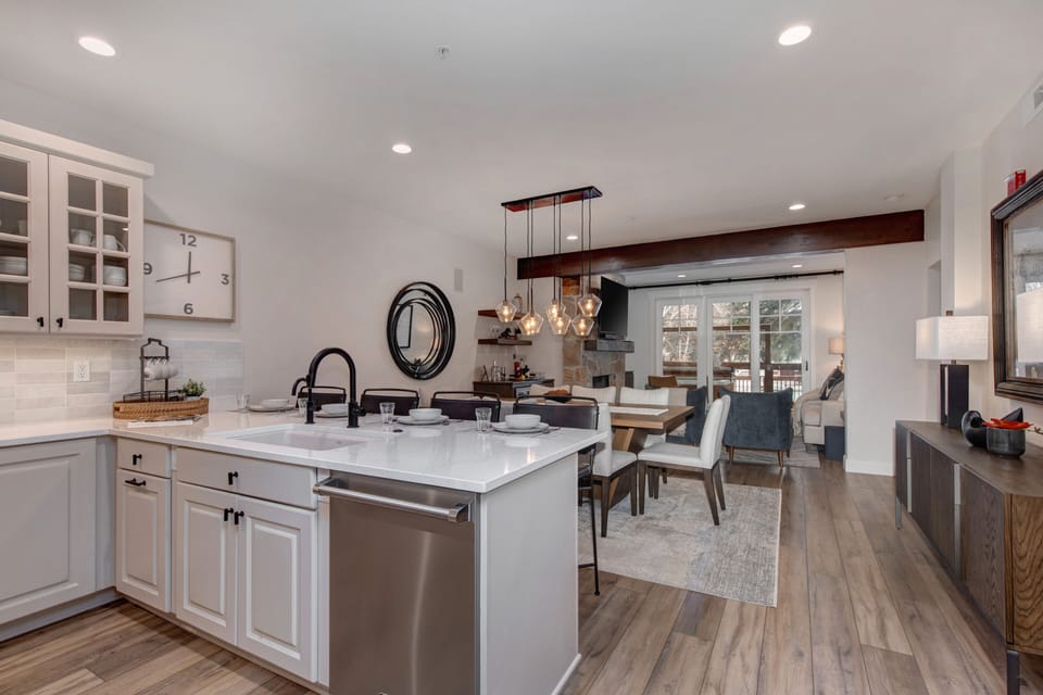 Open Floor Plan to Maximize Space