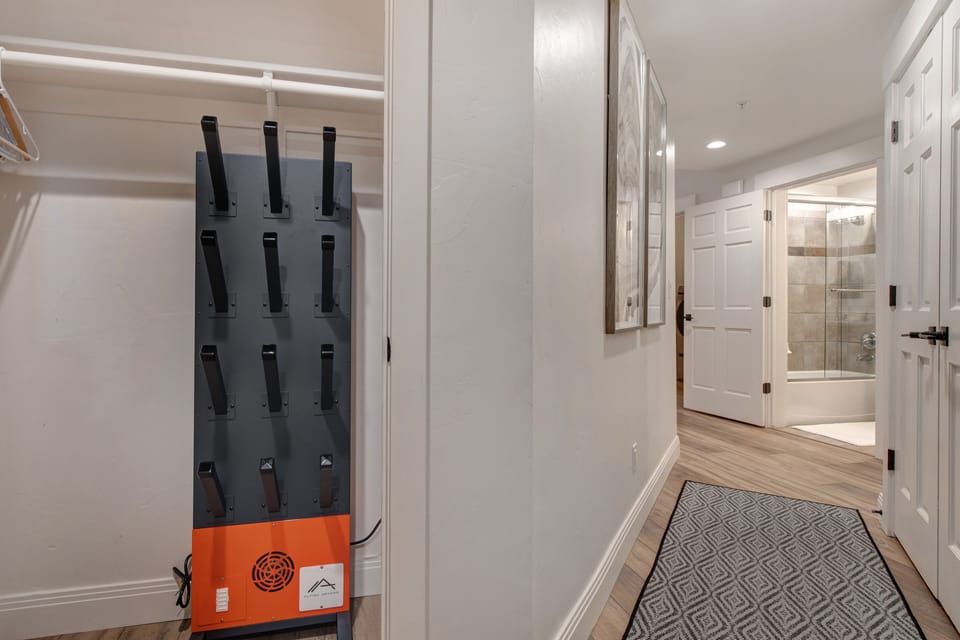 Ski Boot & Glove Drying System
