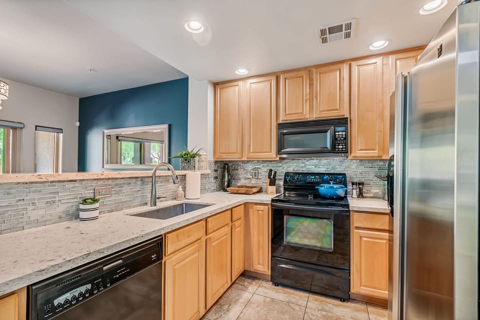 Fully furnished kitchen 