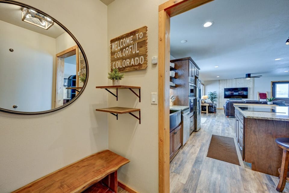 Mudroom - Welcome to the luxurious BV Mountain Retreat