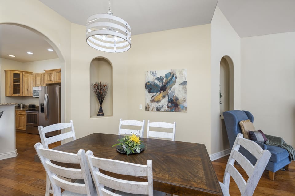 New light fixture and dining set offers a modern vibe 