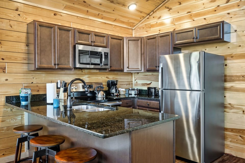 Fully loaded kitchen for all your meal prep needs.