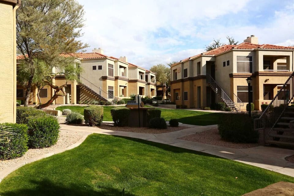 Green Space, Stainless Grill