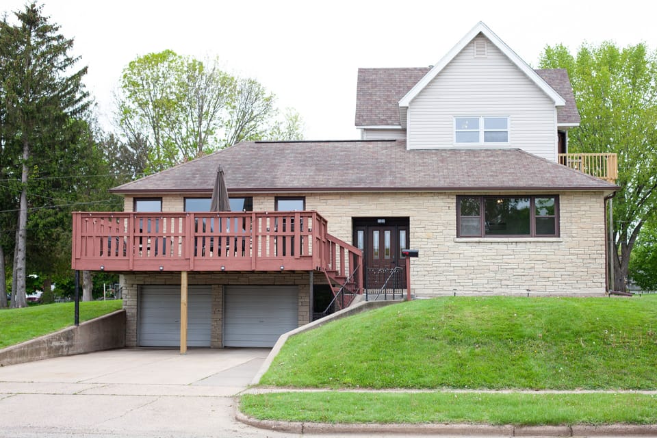 Welcome to Mirror Lake Lodge