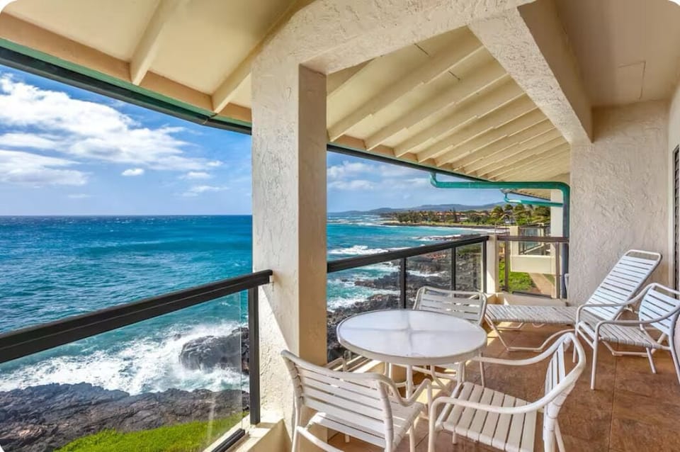 OCEAN VIEWS FROM BALCONY