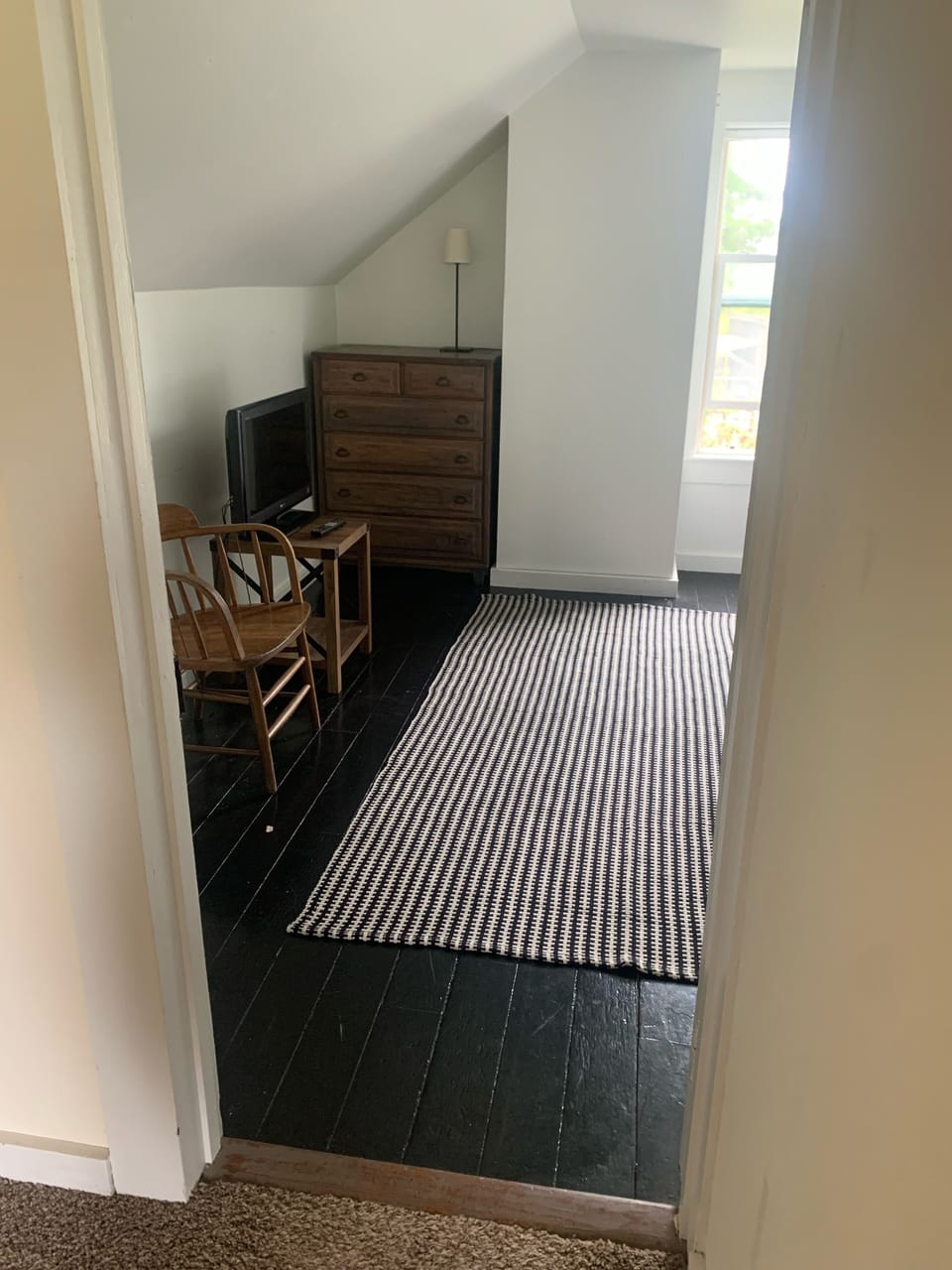 Entry to second bedroom. 