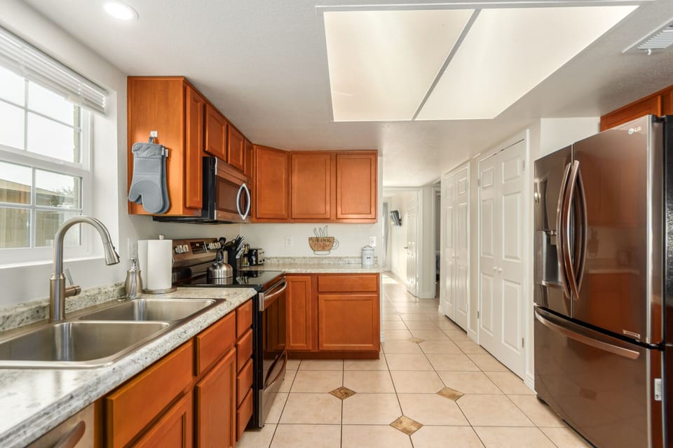 Lots of natural lighting to brighten up your day! 