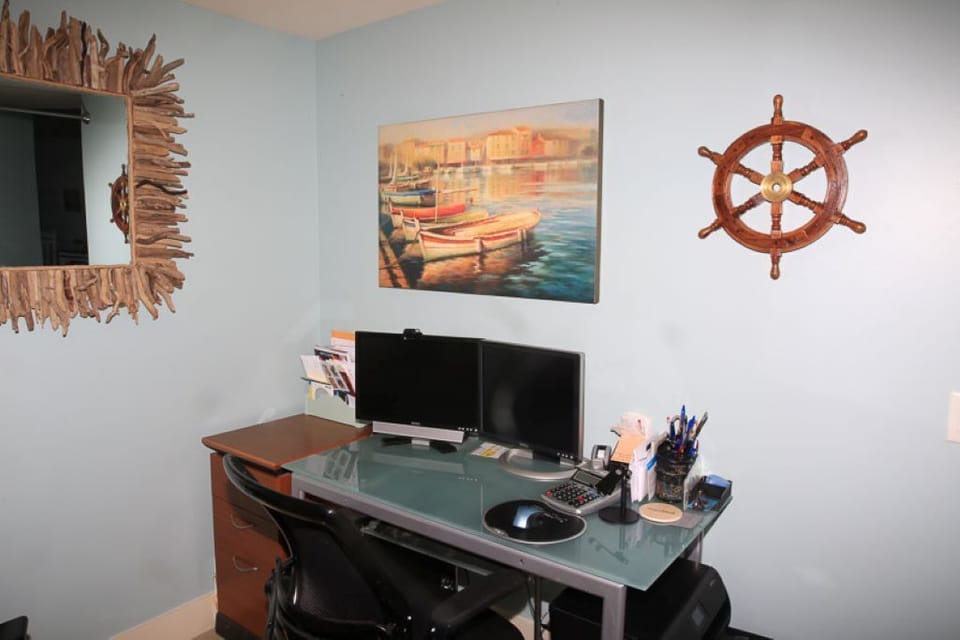 Extra Den/Office/Bedroom
