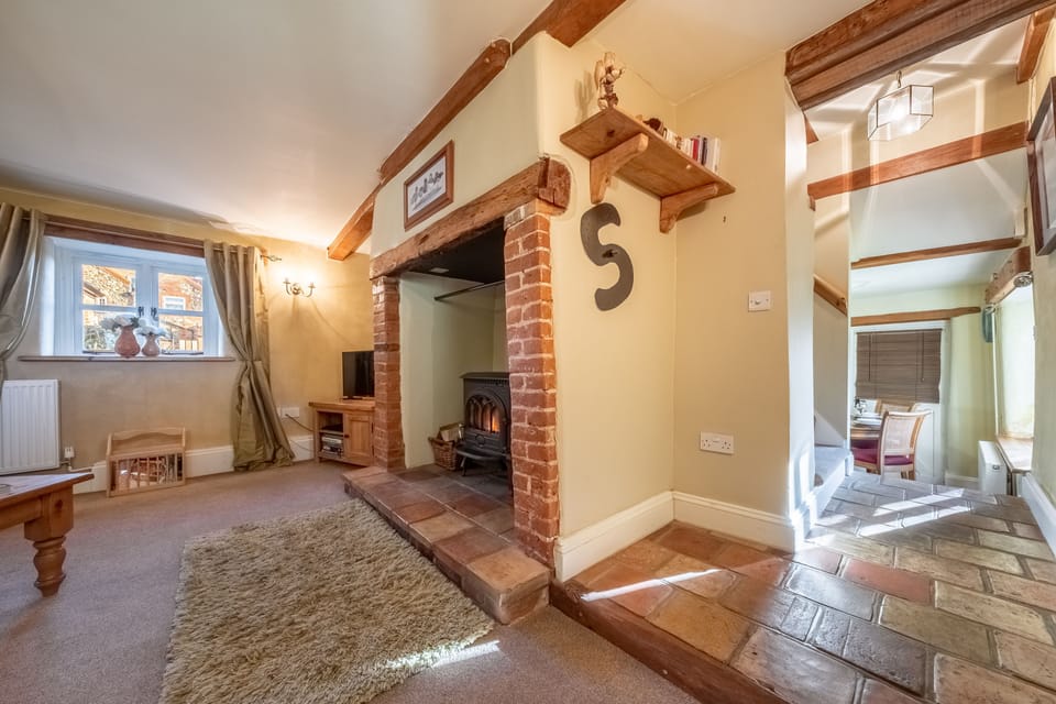 Ground floor: Through to the kitchen